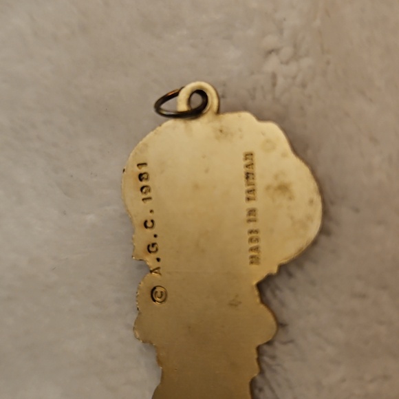 Vintage AGC 1981 Pink Strawberry Shortcake Pendant - Picture 5 of 5